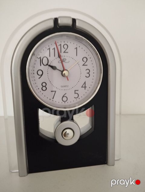 Saat hü 15 sm en 12 sm budilnikidə vat — Sumqayıt