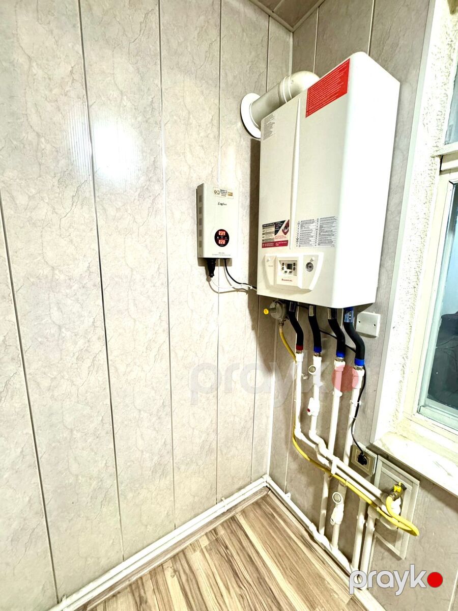 Satılır 2 otaqlı köhnə tikili 55 m² — Mənzil, Bakı (9)