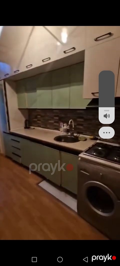 Gençlik metrosun yaxınlıqı.Genclik Mollun yaxınlıqı 200 saylı məktəb — Bakı