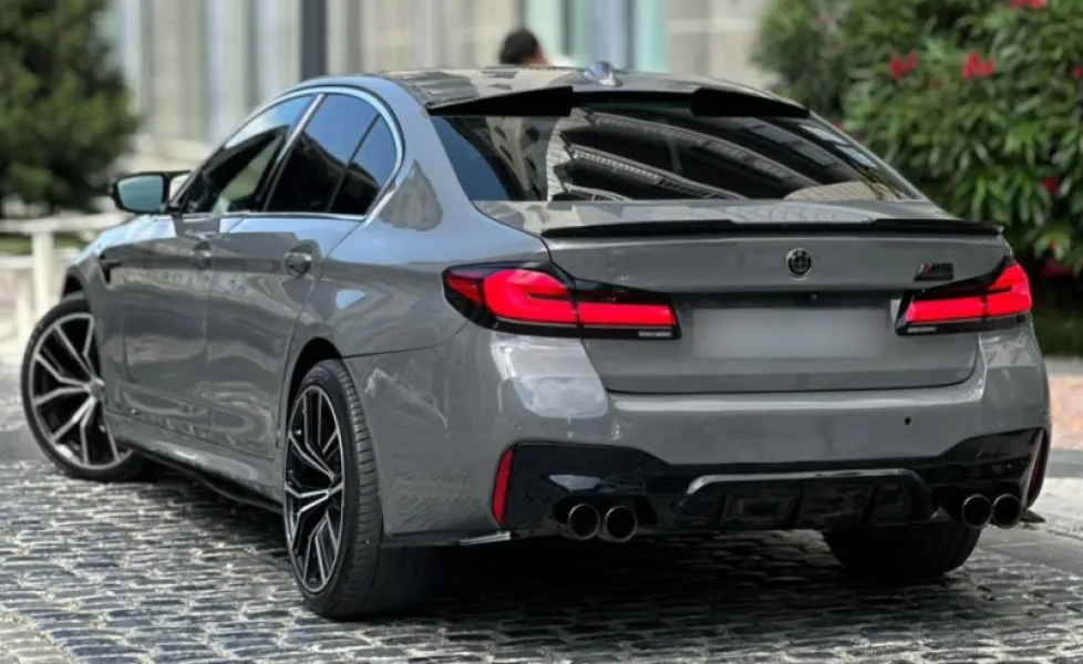 BMW 5-Series 2023 — gündəlik icarə — Minik avtomobili icarəsi, Bakı (5)