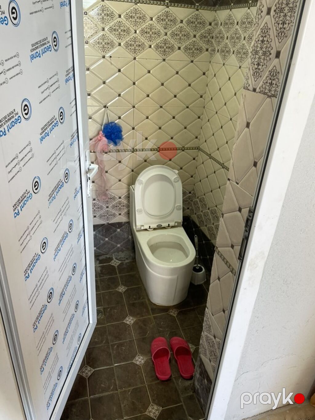 Bine savxozda 84 sayli baxca terefde 218 nomreli mektebe yaxin yerde 3 — Masalar və stullar, Digah (4)