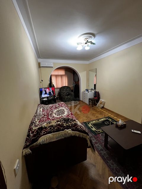 Satılır 1 otaqlı köhnə tikili 35 m² — Bakı