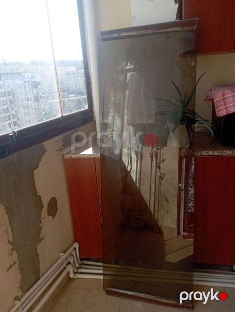 5 hissəli qəhvəyi cam balkon satılır Ölçü: 1.75 m hündürlük 2.70 — Bakı
