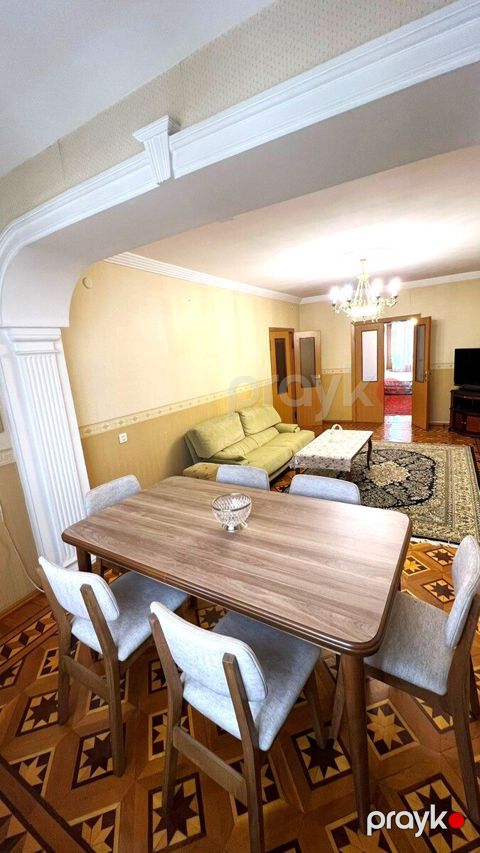 İcarəyə verilir 3 otaqlı köhnə tikili 100 m² — Bakı