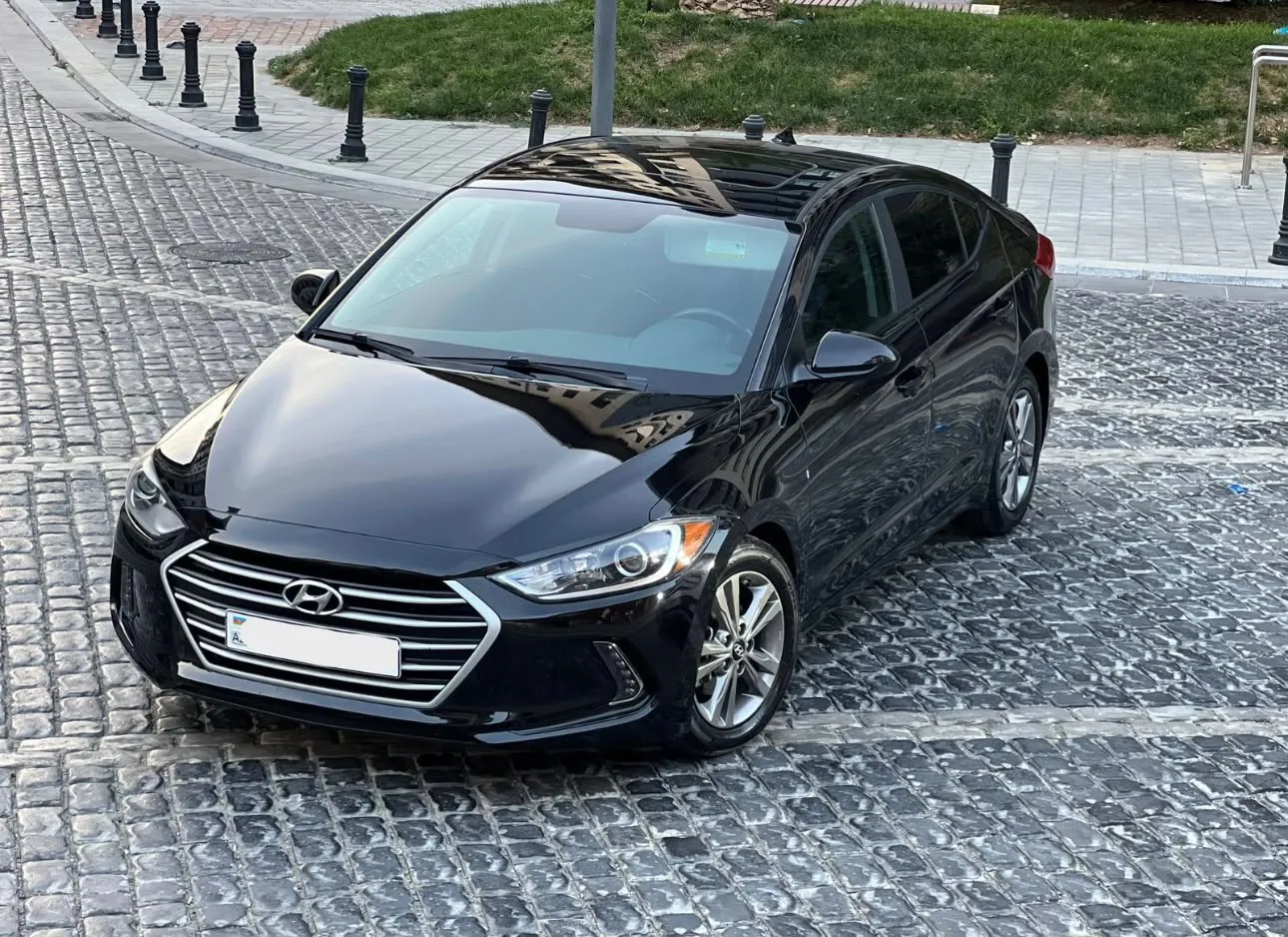 Hyundai Elantra 2018 — gündəlik icarə — Passenger Car Rental
