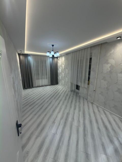 Satılır 3 otaqlı köhnə tikili 69 m² — Apartment
