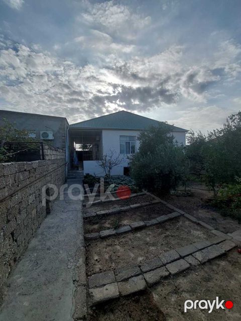Həyət evi, Binə qəs — Bakı