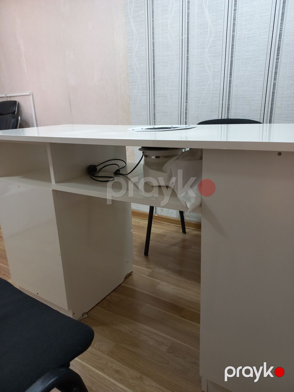 Manikur ucun masa palesosla bir yerde satilir unvan metro nesimi — Digər, Bakı (5)