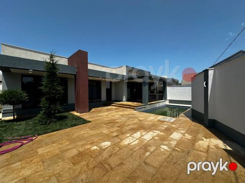 Satılır 4 otaqlı həyət evi/bağ evi 180 m² — Bakı
