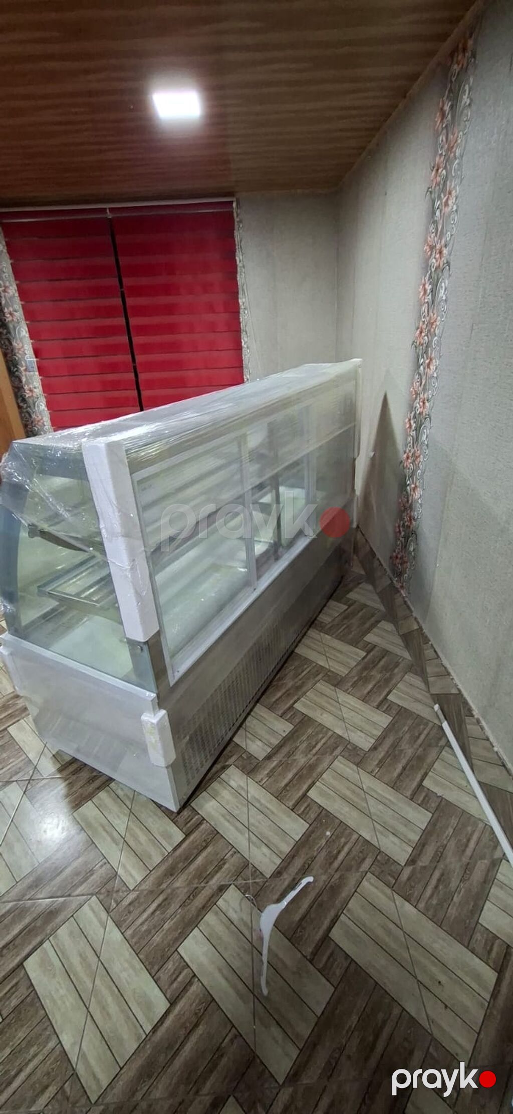 Vitrin tipli desert soyuducusu (cake chiller) - Ön hissəsi qabarıq — Soyuq vitrini, Xaçmaz (4)