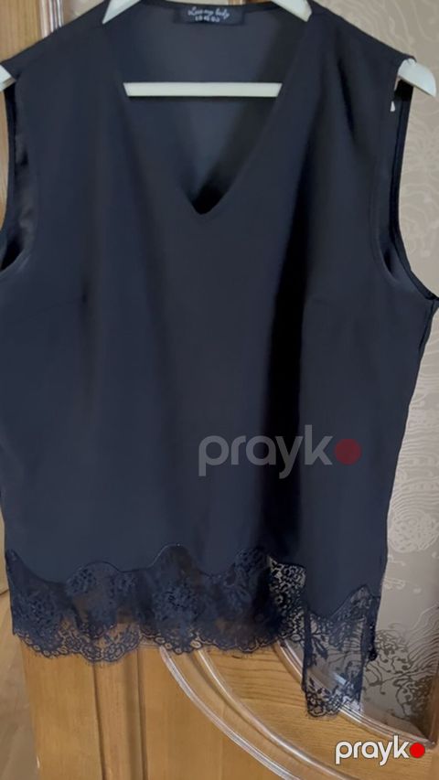 Qadın bluz – qolsuz, V formalı yaxalıq, qara rəng. - Model: düz kəsim — Mehdiabad