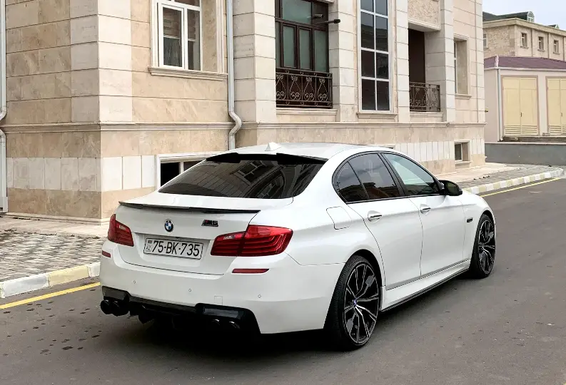 BMW 528i F10 2015 — gündəlik icarə — Naxçıvan