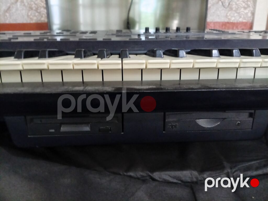 Sintezator, Roland, İşlənmiş, Ünvandan götürmə — Pianino və digər klaviş alətləri, Xaçmaz (5)