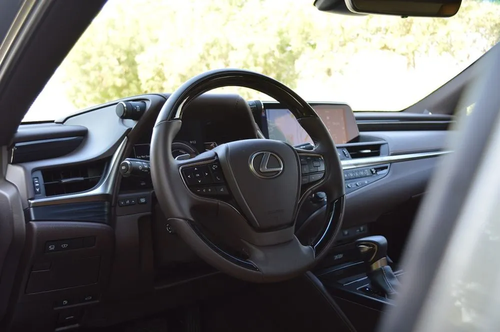 Lexus ES300H 2023 — gündəlik icarə — Minik avtomobili icarəsi, Bakı (4)