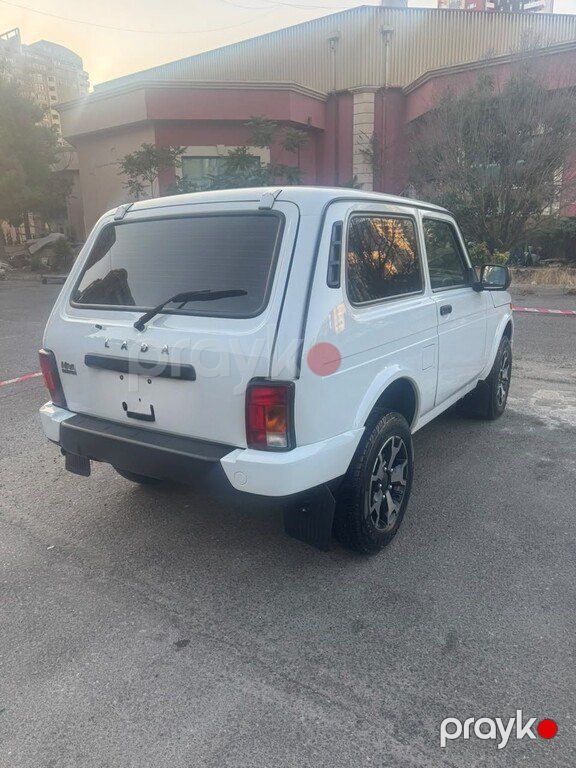 Lada (VAZ) Niva, 1.7 L, 2024 il, 27 000 km — Avtomobillər, Bakı (4)