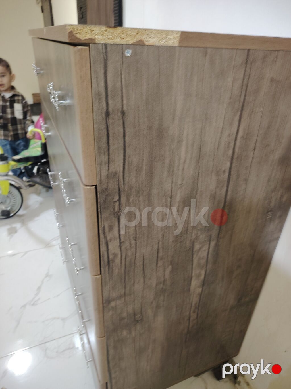 Ağac teksturalı şkaf-komod - Dizayn: Təbii ağac naxışlı qəhvəyi səth — Komodlar və tumbalı, Bakı (7)