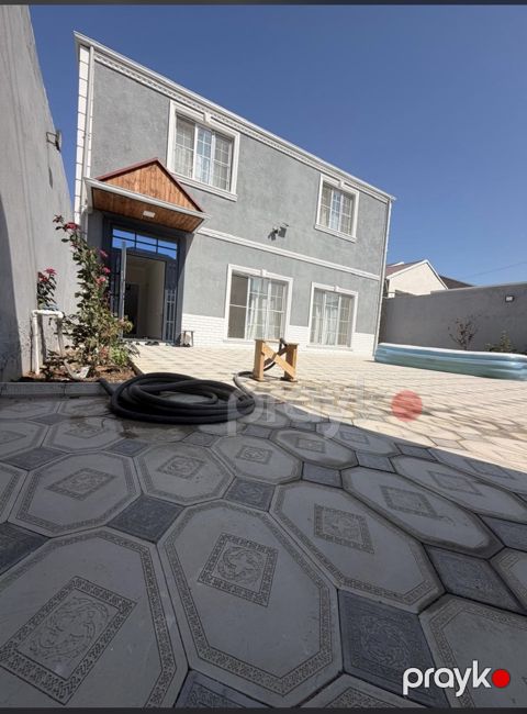 Satılır 4 otaqlı həyət evi/bağ evi 200 m² — Bakı