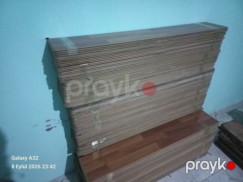Laminat yaxsi veziyetdedir 600 700 kvadrat var yararsiz olanlari — Digah