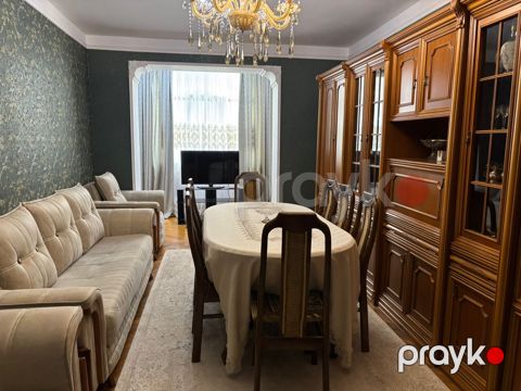 Satılır 3 otaqlı köhnə tikili 90 m²