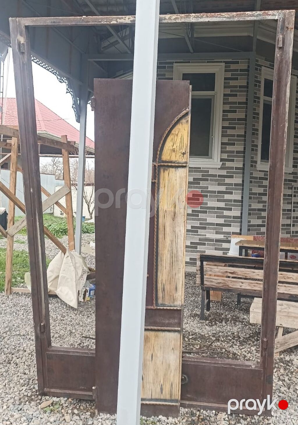 İşlənmiş Giriş qapısı Çərçivə ilə, Zəmanətsiz, Ünvandan götürmə — Pəncərələr, qapılar, balkonlar, Sumqayıt (4)