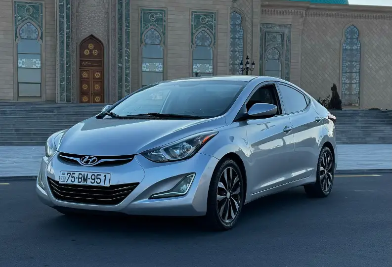 Hyundai Elantra 2015 — gündəlik icarə