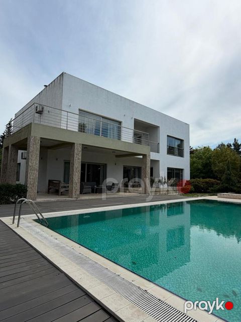 Satılır 6 otaqlı həyət evi/bağ evi 750 m² — Bakı