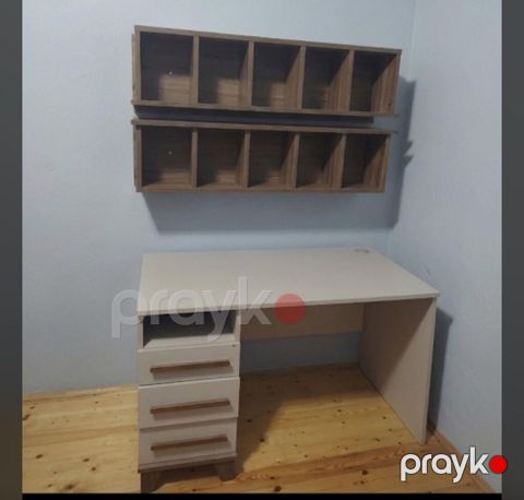 Yazi masasi satilir. Enbavuddan alinib baha qiymete. kocle