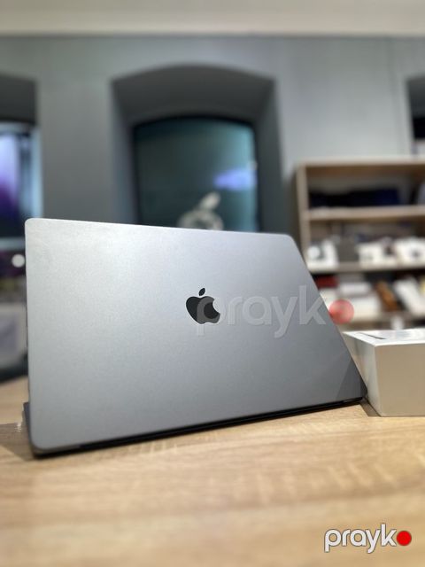 Apple MacBook Air 15'inch M2 8/256GB — Bakı