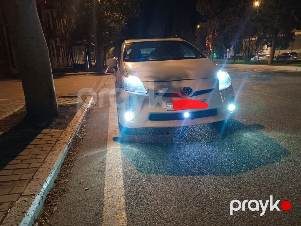 Toyota Prius, 1.8 L, 1.3 kWh, 2010 il, 250 854 km — Avtomobillər, Gəncə (2)