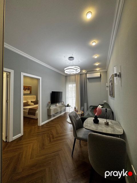 Satılır 2 otaqlı köhnə tikili 45 m² — Bakı