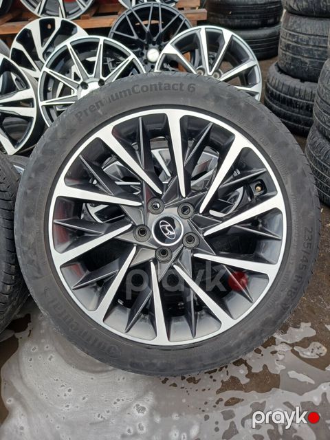 Hyundai təkəri 235/45 R18 — Bakı