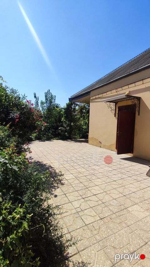Satılır 4 otaqlı həyət evi/bağ evi 120 m² — Bakı