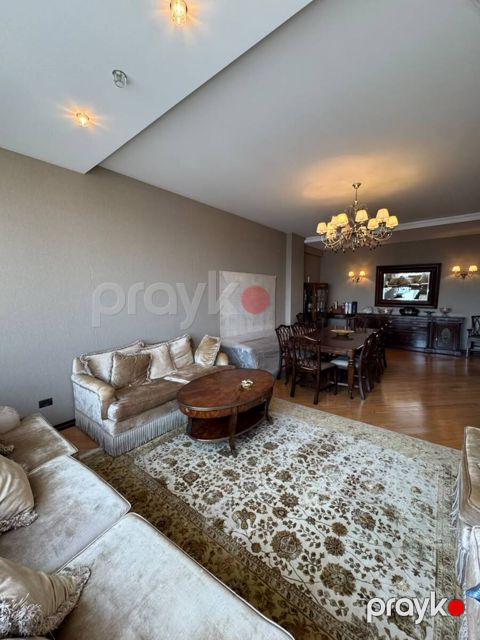 Satılır 4 otaqlı yeni tikili 215 m² — Bakı