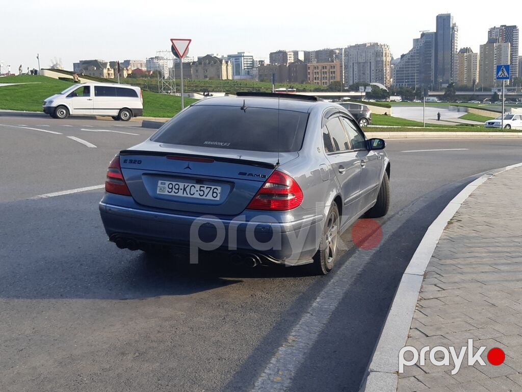 Mercedes-Benz E 320: 3.2 l 2003 il Sedan — Avtomobillər, Bakı (3)