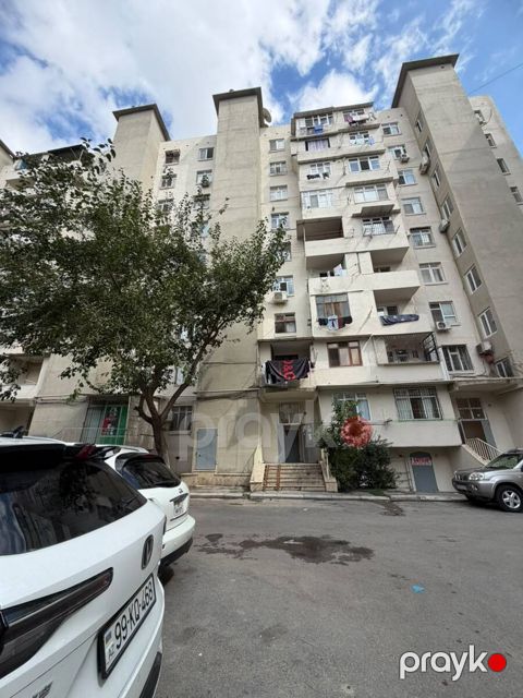 Satılır 2 otaqlı köhnə tikili 60 m² — Bakı
