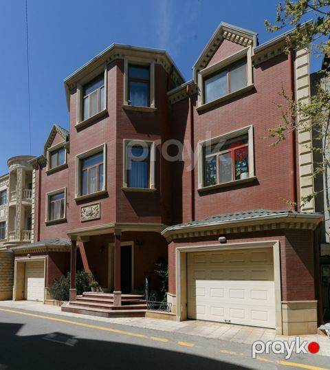 Satılır 8 otaqlı həyət evi/bağ evi 630 m² — Bakı
