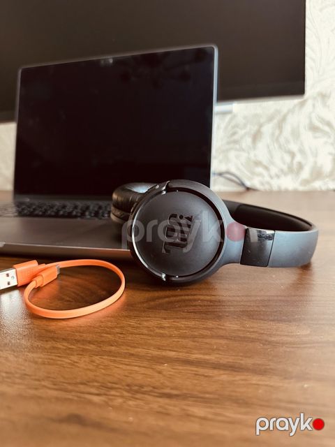 JBL qulaqlıq — Bakı