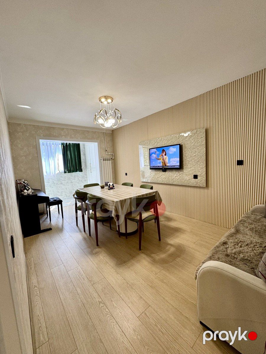 Satılır 4 otaqlı köhnə tikili 110 m² — Mənzil, Bakı (2)
