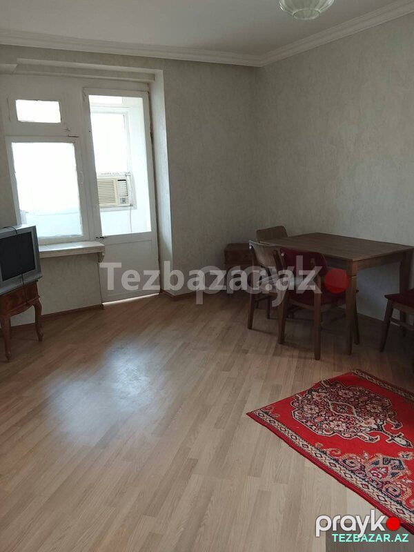 Insaaatcilara yaxin ev satilir — Mənzil, Bakı (7)