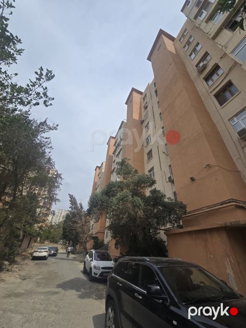Satılır 2 otaqlı köhnə tikili 60 m²