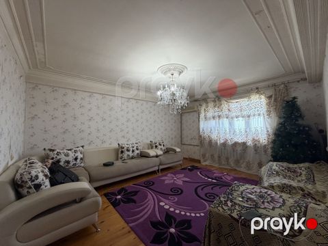 Satılır 4 otaqlı köhnə tikili 100 m² — Bakı