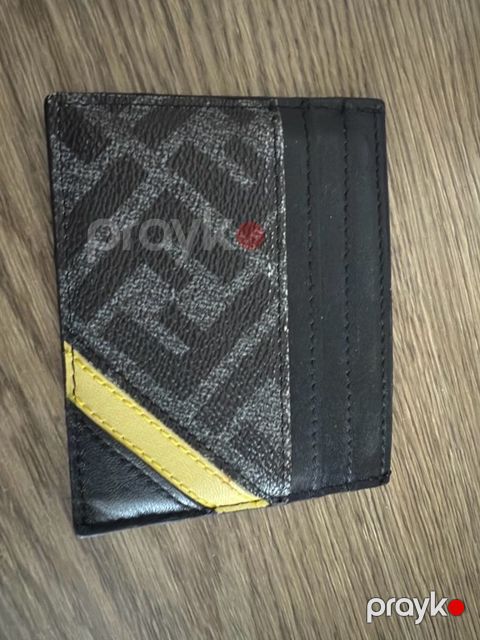 Kart qabı "Fendi" — Bakı