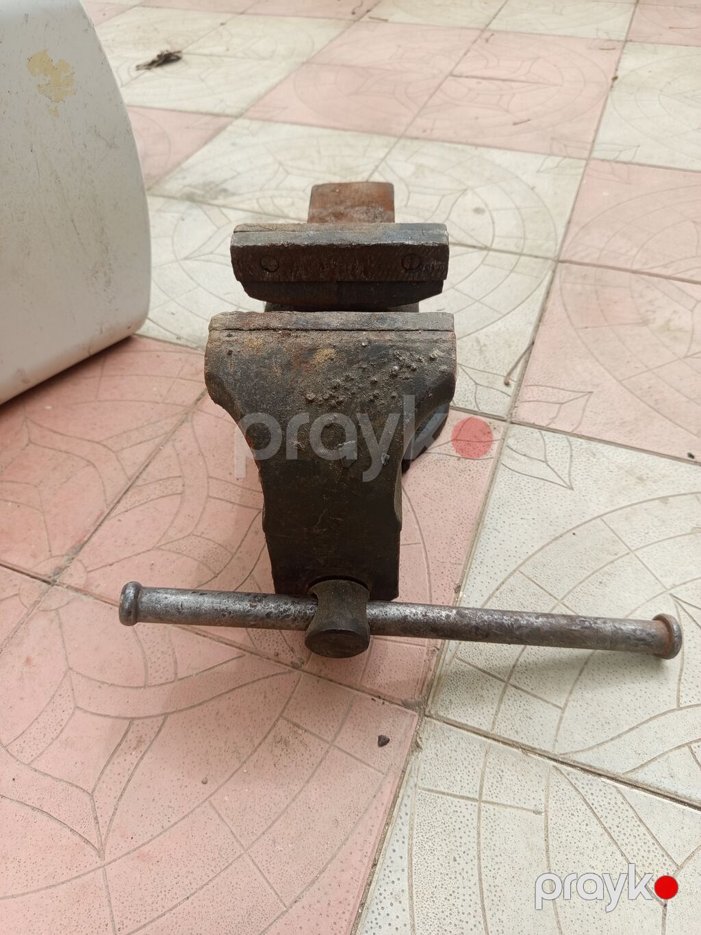 Dəzgah üçün metal sıxacaq (mengene) - Material: tökmə dəmir gövdə — Əsin və kemlər, Saray (3)