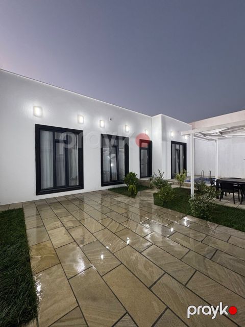 Satılır 4 otaqlı həyət evi/bağ evi 130 m² — Bakı