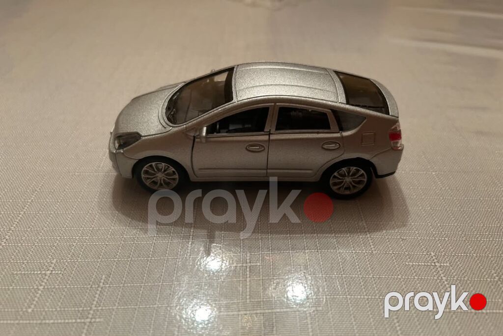 Gümüşü rəngli metal oyuncaq avtomobil maketi - Miqyas: təxminən — Modellar, Bakı (5)