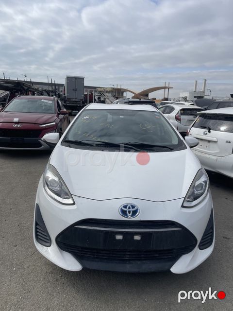 "Toyota Aqua" icarəsi — Bakı
