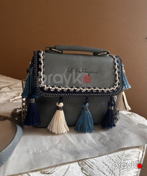 Salvatore Ferragamo qadın çantası - Rəng: boz-yaşıl ton - Üst hissədə — Bakı