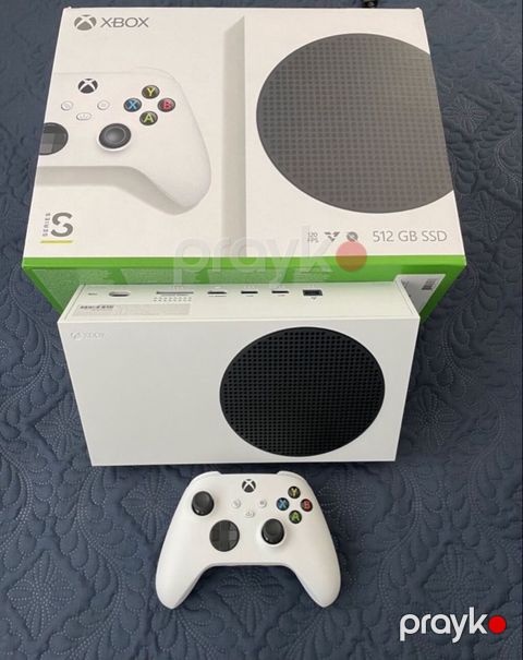 Xbox Series S + pult (qiymət təklifi edə bilərsiz) Xbox Series S — Bakı
