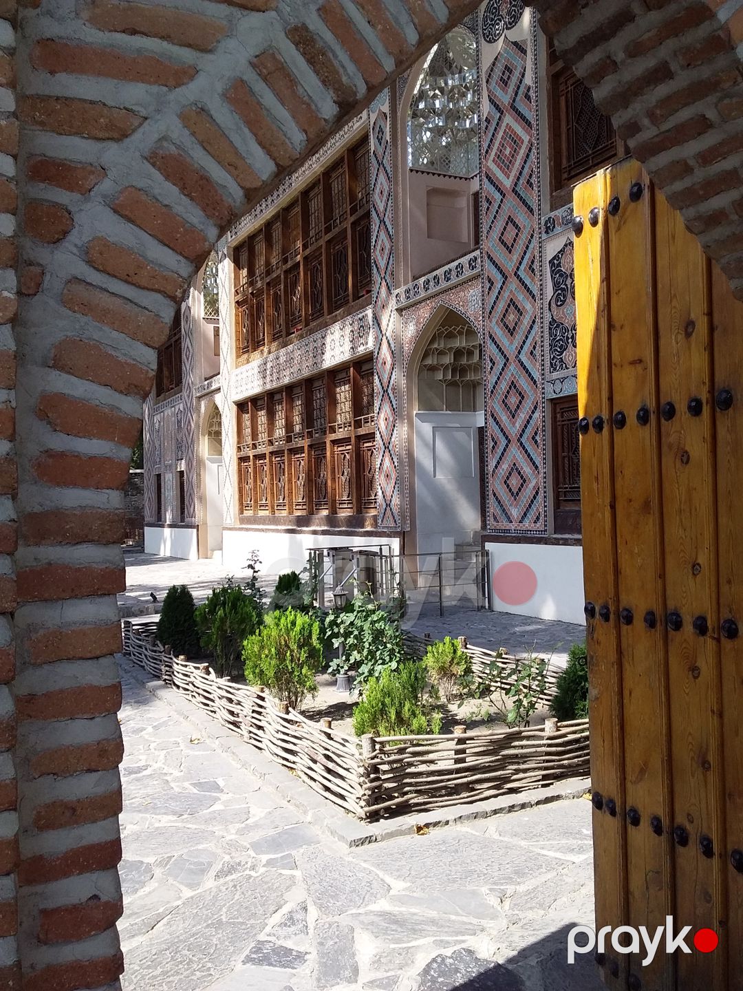 Bakı şəhərində fərdi turizm rehbəri xidməti — Turizm, Bakı (12)
