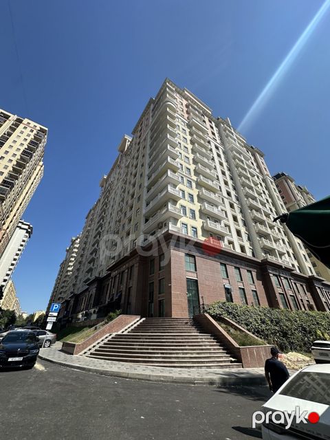 Satılır 4 otaqlı yeni tikili 190 m² — Bakı